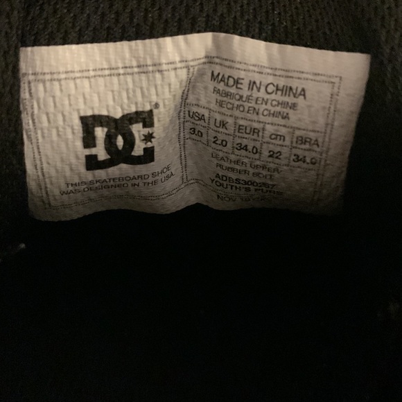 Size 3 dc skate shoes - Picture 3 of 3